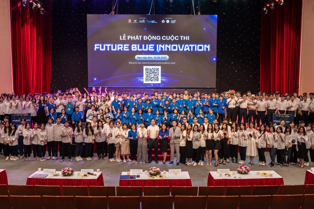 Students Drive Change through Future Blue Innovation Challenge 2022